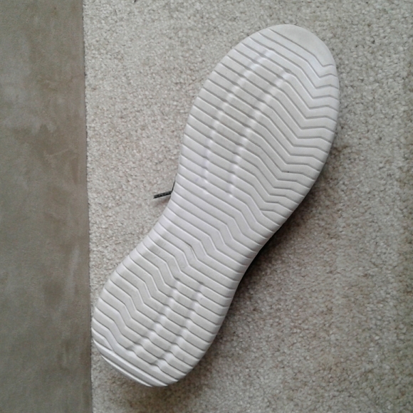 Men's black runners - Picture 3 of 3